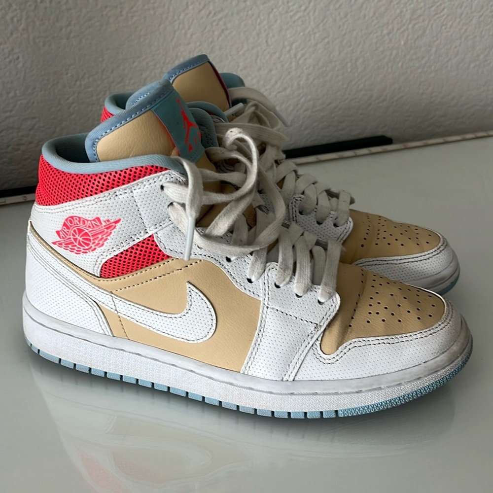 Wmns Air Jordan 1 Mid SE ‘Sesame’